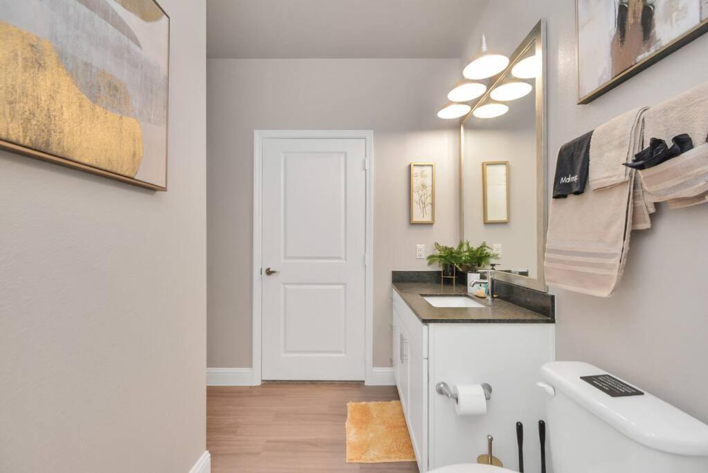 The Golden Treasure Near Kemah Boardwalk! Apartment Exterior photo